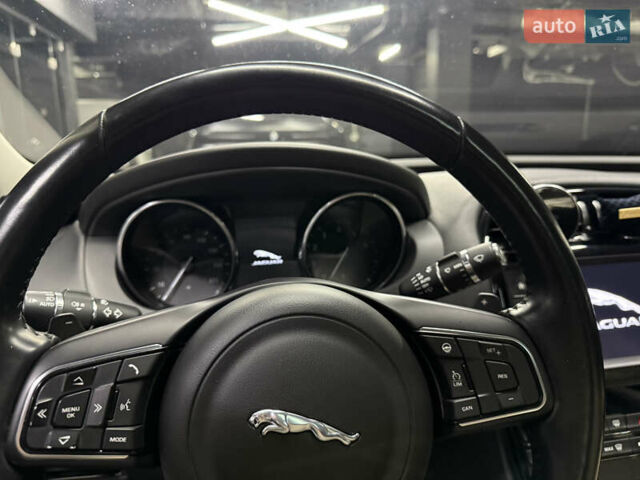 Ягуар XE 2016 у Києві на Automoto.ua Синій Ягуар XE, об'ємом двигуна 3 л та пробігом 75 тис. км за 19000 $, фото 15 на Automoto.ua