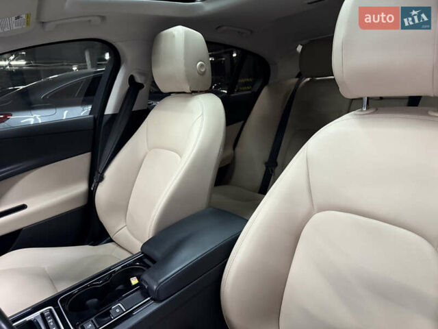 Ягуар XE 2016 у Києві на Automoto.ua Синій Ягуар XE, об'ємом двигуна 3 л та пробігом 75 тис. км за 19000 $, фото 17 на Automoto.ua