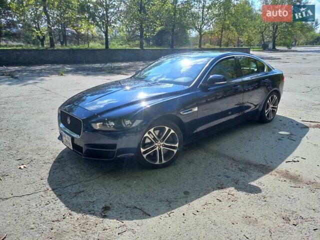 Синий Ягуар XE, объемом двигателя 3 л и пробегом 108 тыс. км за 18000 $, фото 3 на Automoto.ua