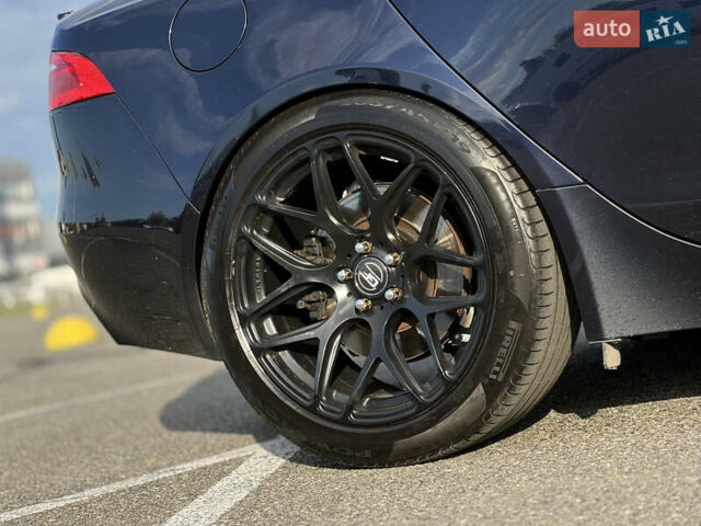 Синий Ягуар XE, объемом двигателя 3 л и пробегом 121 тыс. км за 14000 $, фото 4 на Automoto.ua