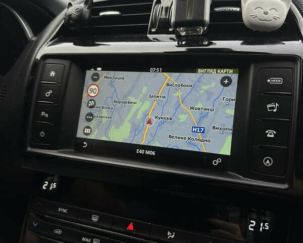 Синий Ягуар XE, объемом двигателя 2 л и пробегом 267 тыс. км за 14700 $, фото 23 на Automoto.ua