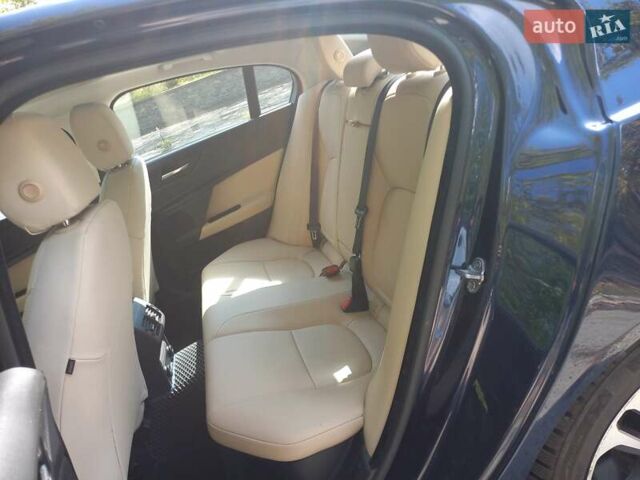 Синий Ягуар XE, объемом двигателя 3 л и пробегом 108 тыс. км за 18000 $, фото 7 на Automoto.ua