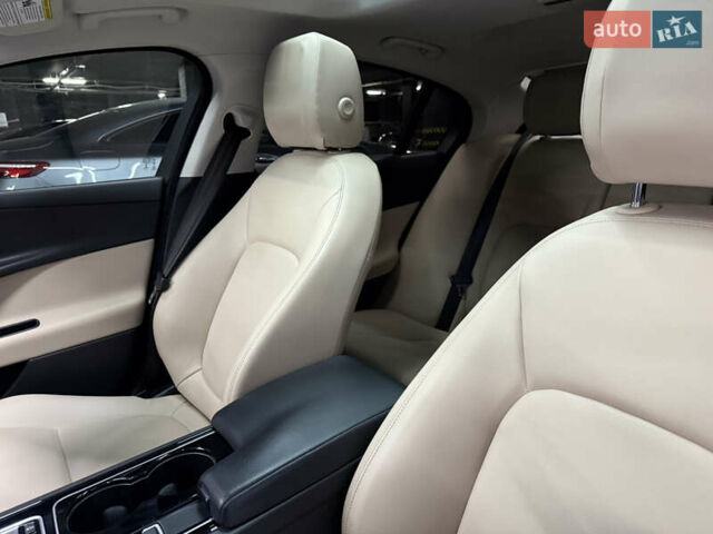 Ягуар XE 2016 у Києві на Automoto.ua Синій Ягуар XE, об'ємом двигуна 3 л та пробігом 75 тис. км за 19000 $, фото 18 на Automoto.ua