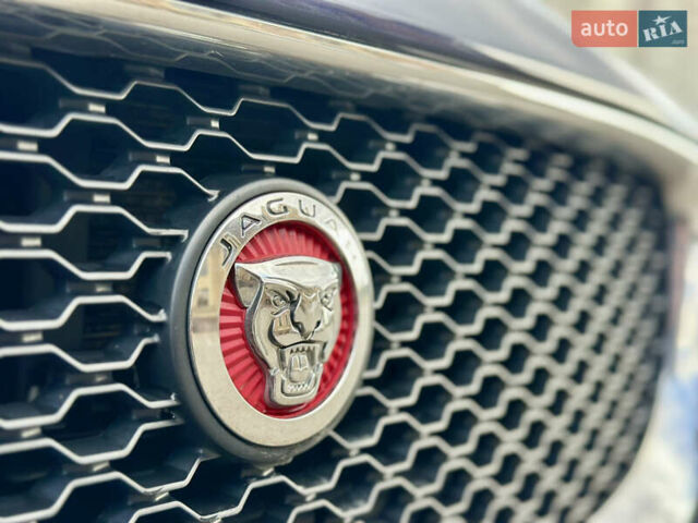 Синий Ягуар XE, объемом двигателя 2 л и пробегом 108 тыс. км за 13999 $, фото 16 на Automoto.ua