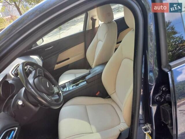Синий Ягуар XE, объемом двигателя 3 л и пробегом 108 тыс. км за 18000 $, фото 6 на Automoto.ua
