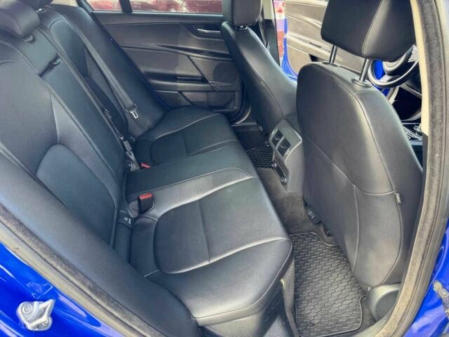 Ягуар XE 2017 в Львове на Automoto.ua Синий Ягуар XE, объемом двигателя 3 л и пробегом 60 тыс. км за 4400 $, фото 9 на Automoto.ua