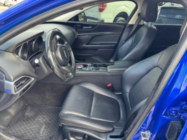 Ягуар XE 2017 в Львове на Automoto.ua Синий Ягуар XE, объемом двигателя 3 л и пробегом 60 тыс. км за 4400 $, фото 7 на Automoto.ua