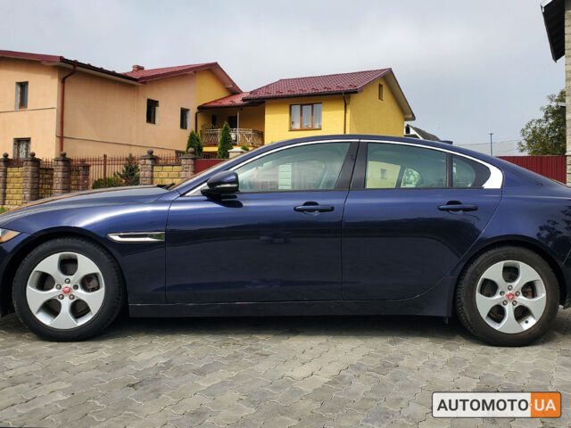 Синий Ягуар XE, объемом двигателя 2 л и пробегом 90 тыс. км за 16400 $, фото 5 на Automoto.ua
