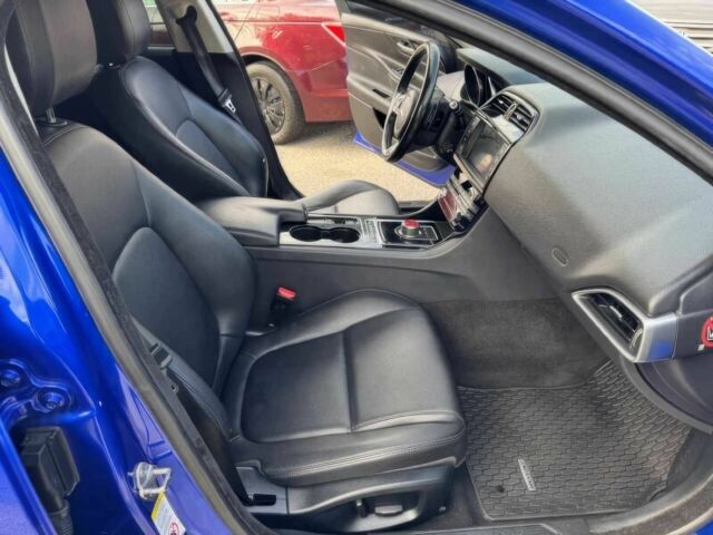 Ягуар XE 2017 в Львове на Automoto.ua Синий Ягуар XE, объемом двигателя 3 л и пробегом 60 тыс. км за 4400 $, фото 8 на Automoto.ua