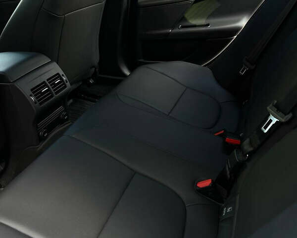 Синій Ягуар XE, об'ємом двигуна 2 л та пробігом 74 тис. км за 15900 $, фото 36 на Automoto.ua