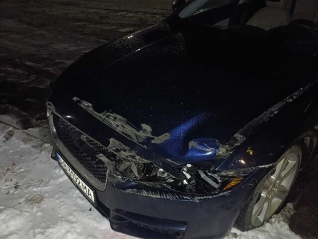 Синій Ягуар XE, об'ємом двигуна 2 л та пробігом 130 тис. км за 8954 $, фото 1 на Automoto.ua