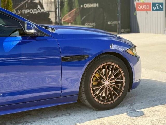 Синий Ягуар XE, объемом двигателя 2 л и пробегом 137 тыс. км за 14900 $, фото 7 на Automoto.ua