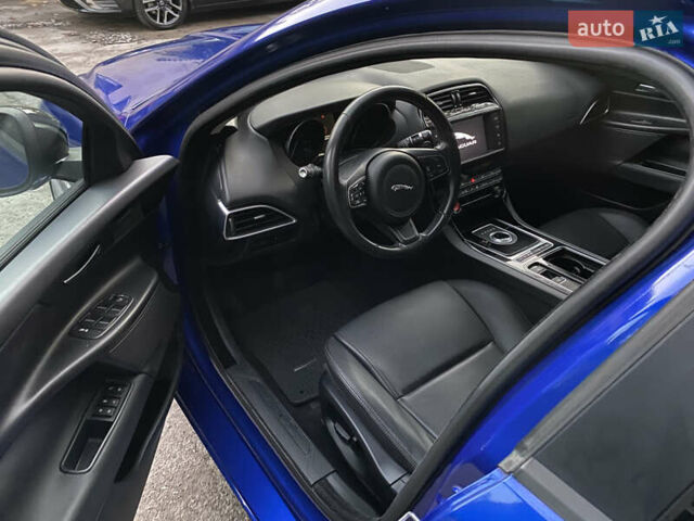 Синий Ягуар XE, объемом двигателя 2 л и пробегом 100 тыс. км за 15000 $, фото 14 на Automoto.ua