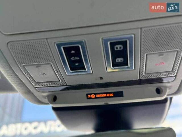 Синий Ягуар XE, объемом двигателя 2 л и пробегом 137 тыс. км за 14900 $, фото 24 на Automoto.ua