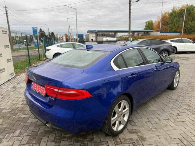 Синий Ягуар XE, объемом двигателя 2 л и пробегом 174 тыс. км за 9600 $, фото 3 на Automoto.ua