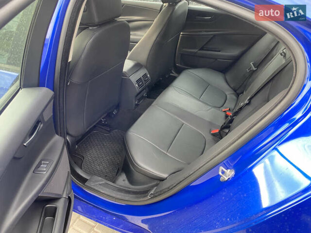 Синий Ягуар XE, объемом двигателя 2 л и пробегом 100 тыс. км за 15000 $, фото 7 на Automoto.ua