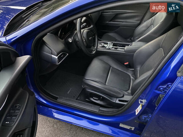 Синий Ягуар XE, объемом двигателя 2 л и пробегом 100 тыс. км за 15000 $, фото 17 на Automoto.ua