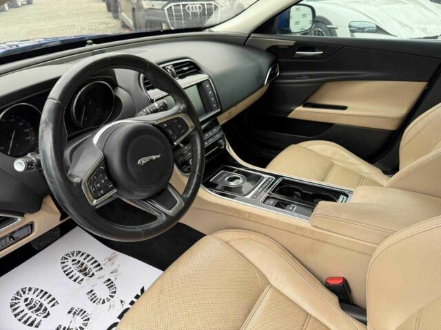 Синій Ягуар XE, об'ємом двигуна 0 л та пробігом 175 тис. км за 9800 $, фото 4 на Automoto.ua