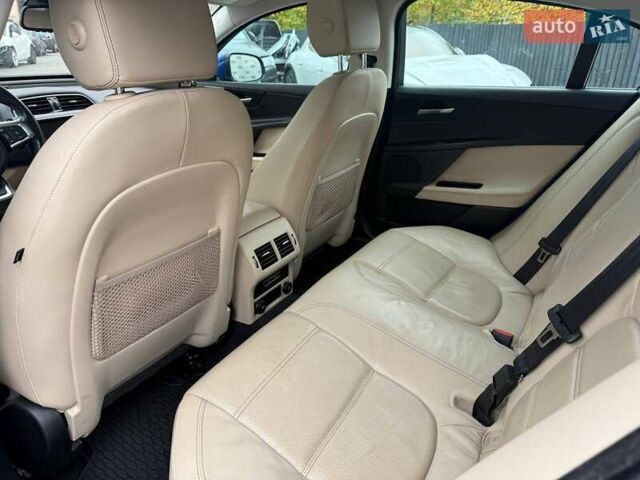Ягуар XE 2018 в Луцке на Automoto.ua Синий Ягуар XE, объемом двигателя 2 л и пробегом 176 тыс. км за 9800 $, фото 13 на Automoto.ua