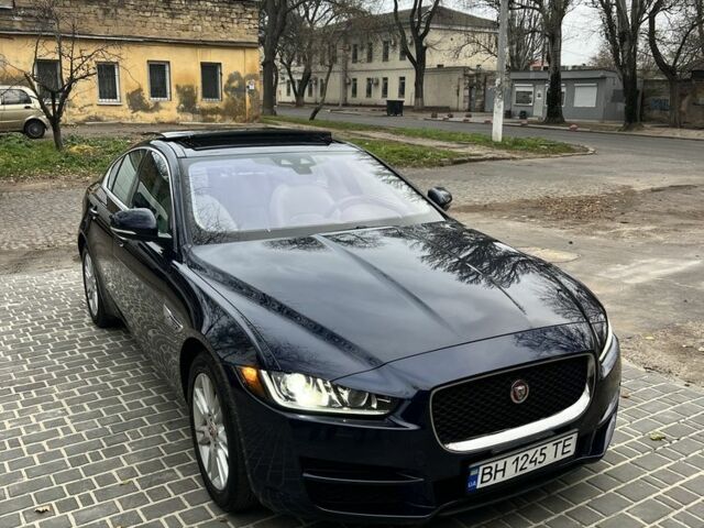 Синий Ягуар XE, объемом двигателя 2 л и пробегом 76 тыс. км за 16500 $, фото 6 на Automoto.ua