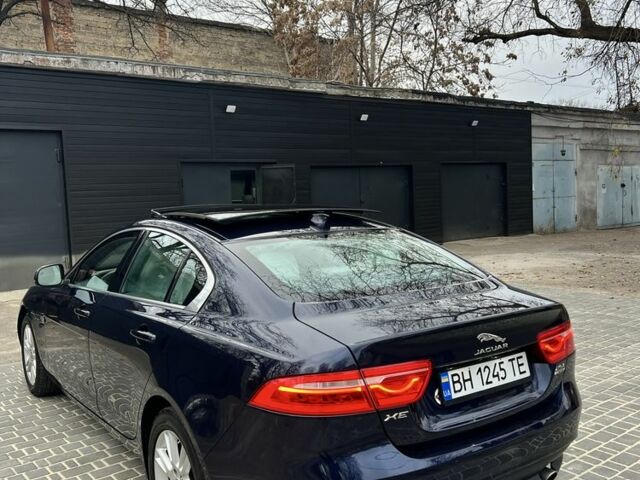 Синий Ягуар XE, объемом двигателя 2 л и пробегом 76 тыс. км за 16500 $, фото 5 на Automoto.ua