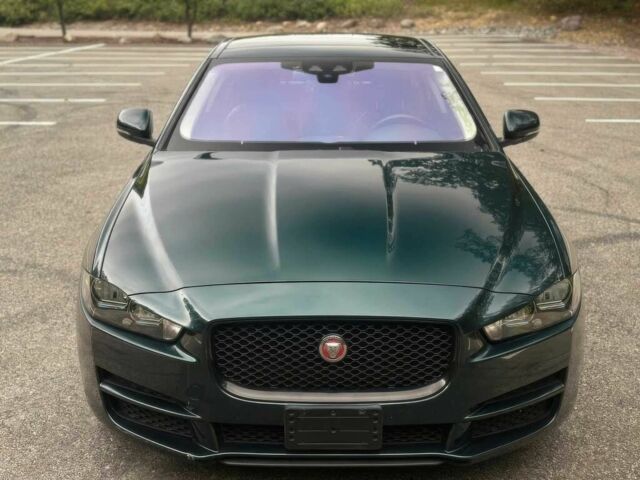 Зеленый Ягуар XE, объемом двигателя 2 л и пробегом 58 тыс. км за 3750 $, фото 1 на Automoto.ua