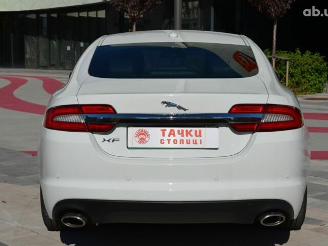 Белый Ягуар ХФ, объемом двигателя 0 л и пробегом 135 тыс. км за 14999 $, фото 4 на Automoto.ua