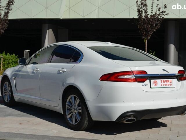 Белый Ягуар ХФ, объемом двигателя 0 л и пробегом 135 тыс. км за 14999 $, фото 5 на Automoto.ua