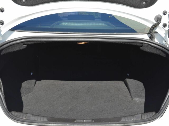 Белый Ягуар ХФ, объемом двигателя 0 л и пробегом 135 тыс. км за 14999 $, фото 6 на Automoto.ua