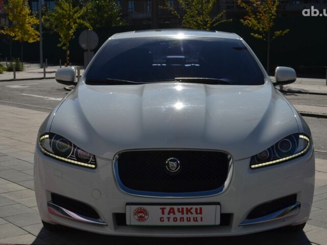 Белый Ягуар ХФ, объемом двигателя 0 л и пробегом 135 тыс. км за 14999 $, фото 1 на Automoto.ua