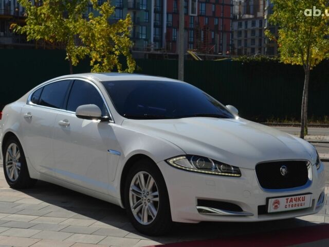 Белый Ягуар ХФ, объемом двигателя 0 л и пробегом 135 тыс. км за 14999 $, фото 2 на Automoto.ua