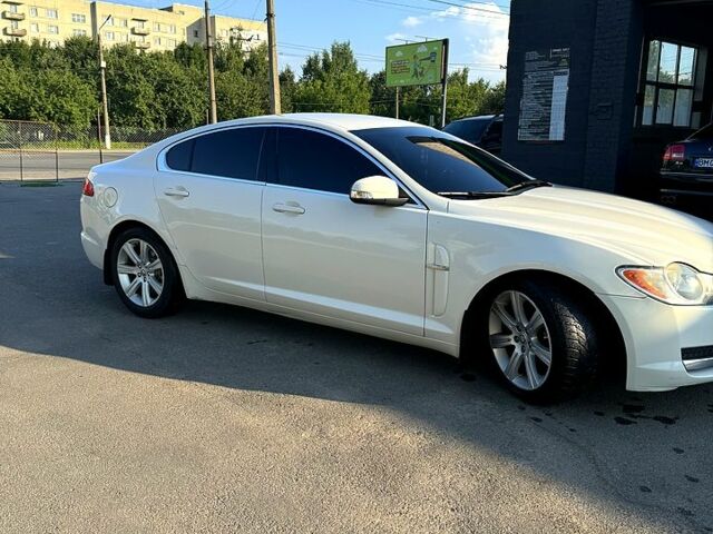 Белый Ягуар ХФ, объемом двигателя 3 л и пробегом 190 тыс. км за 8800 $, фото 1 на Automoto.ua
