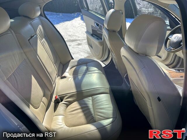 Белый Ягуар ХФ, объемом двигателя 3 л и пробегом 24000 тыс. км за 10000 $, фото 10 на Automoto.ua