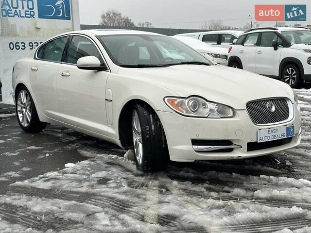 Білий Ягуар ХФ, об'ємом двигуна 3 л та пробігом 293 тис. км за 7990 $, фото 2 на Automoto.ua