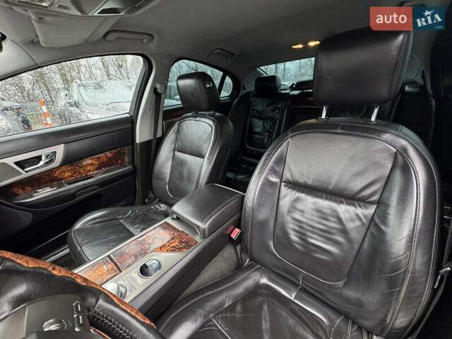 Білий Ягуар ХФ, об'ємом двигуна 3 л та пробігом 315 тис. км за 8000 $, фото 9 на Automoto.ua