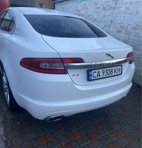 Білий Ягуар ХФ, об'ємом двигуна 3 л та пробігом 300 тис. км за 8000 $, фото 1 на Automoto.ua