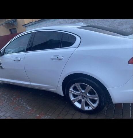 Білий Ягуар ХФ, об'ємом двигуна 3 л та пробігом 300 тис. км за 8000 $, фото 3 на Automoto.ua