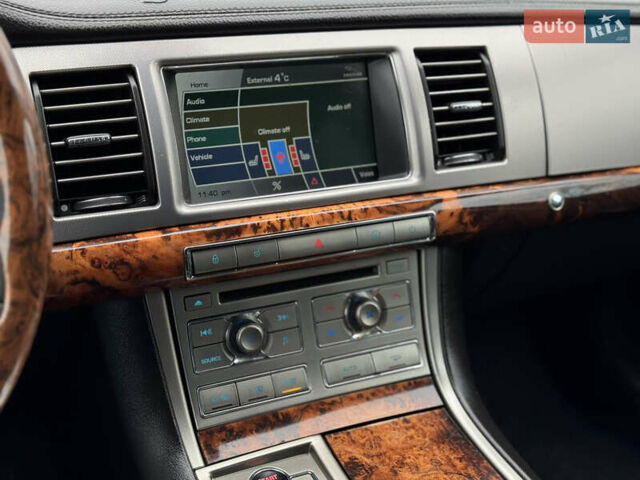 Білий Ягуар ХФ, об'ємом двигуна 3 л та пробігом 315 тис. км за 8000 $, фото 14 на Automoto.ua