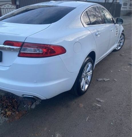 Білий Ягуар ХФ, об'ємом двигуна 3 л та пробігом 300 тис. км за 8000 $, фото 2 на Automoto.ua