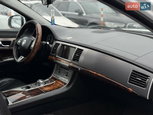 Білий Ягуар ХФ, об'ємом двигуна 3 л та пробігом 315 тис. км за 8000 $, фото 8 на Automoto.ua