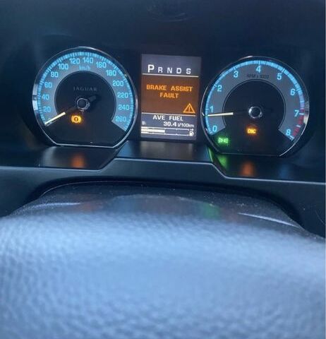 Білий Ягуар ХФ, об'ємом двигуна 3 л та пробігом 300 тис. км за 8000 $, фото 4 на Automoto.ua