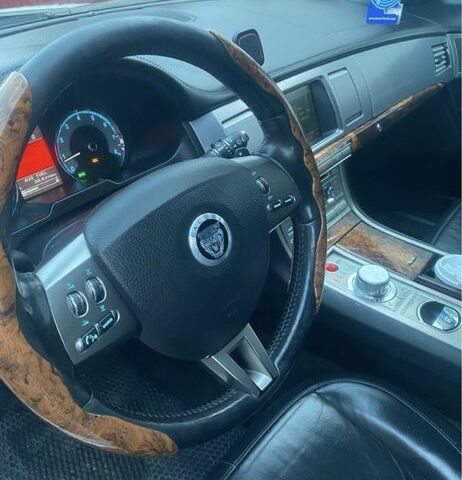 Білий Ягуар ХФ, об'ємом двигуна 3 л та пробігом 300 тис. км за 8000 $, фото 5 на Automoto.ua