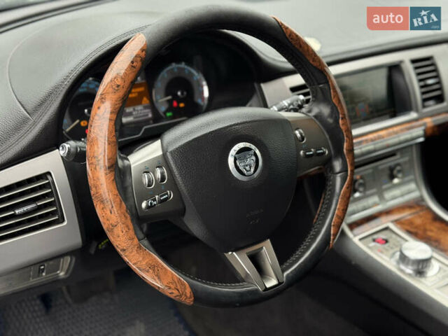 Білий Ягуар ХФ, об'ємом двигуна 3 л та пробігом 315 тис. км за 8000 $, фото 11 на Automoto.ua