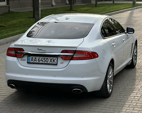 Белый Ягуар ХФ, объемом двигателя 3 л и пробегом 169 тыс. км за 11200 $, фото 11 на Automoto.ua