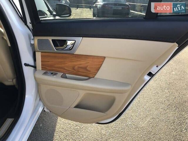 Ягуар ХФ 2012 в Киеве на Automoto.ua Белый Ягуар ХФ, объемом двигателя 3 л и пробегом 48 тыс. км за 24999 $, фото 31 на Automoto.ua