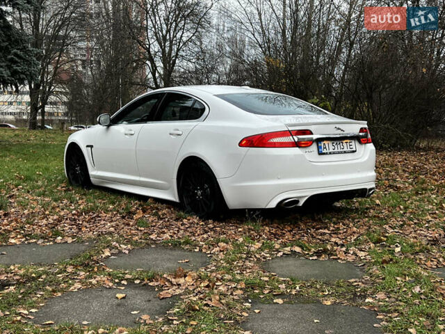 Белый Ягуар ХФ, объемом двигателя 2.97 л и пробегом 177 тыс. км за 11700 $, фото 2 на Automoto.ua