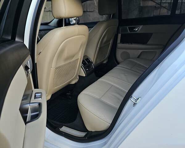 Белый Ягуар ХФ, объемом двигателя 2 л и пробегом 212 тыс. км за 11500 $, фото 20 на Automoto.ua