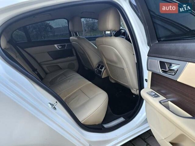 Белый Ягуар ХФ, объемом двигателя 2 л и пробегом 212 тыс. км за 11500 $, фото 23 на Automoto.ua