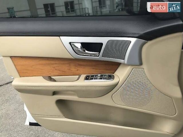 Ягуар ХФ 2012 в Киеве на Automoto.ua Белый Ягуар ХФ, объемом двигателя 3 л и пробегом 48 тыс. км за 24999 $, фото 33 на Automoto.ua