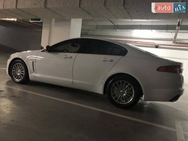 Ягуар ХФ 2012 в Киеве на Automoto.ua Белый Ягуар ХФ, объемом двигателя 3 л и пробегом 48 тыс. км за 24999 $, фото 8 на Automoto.ua